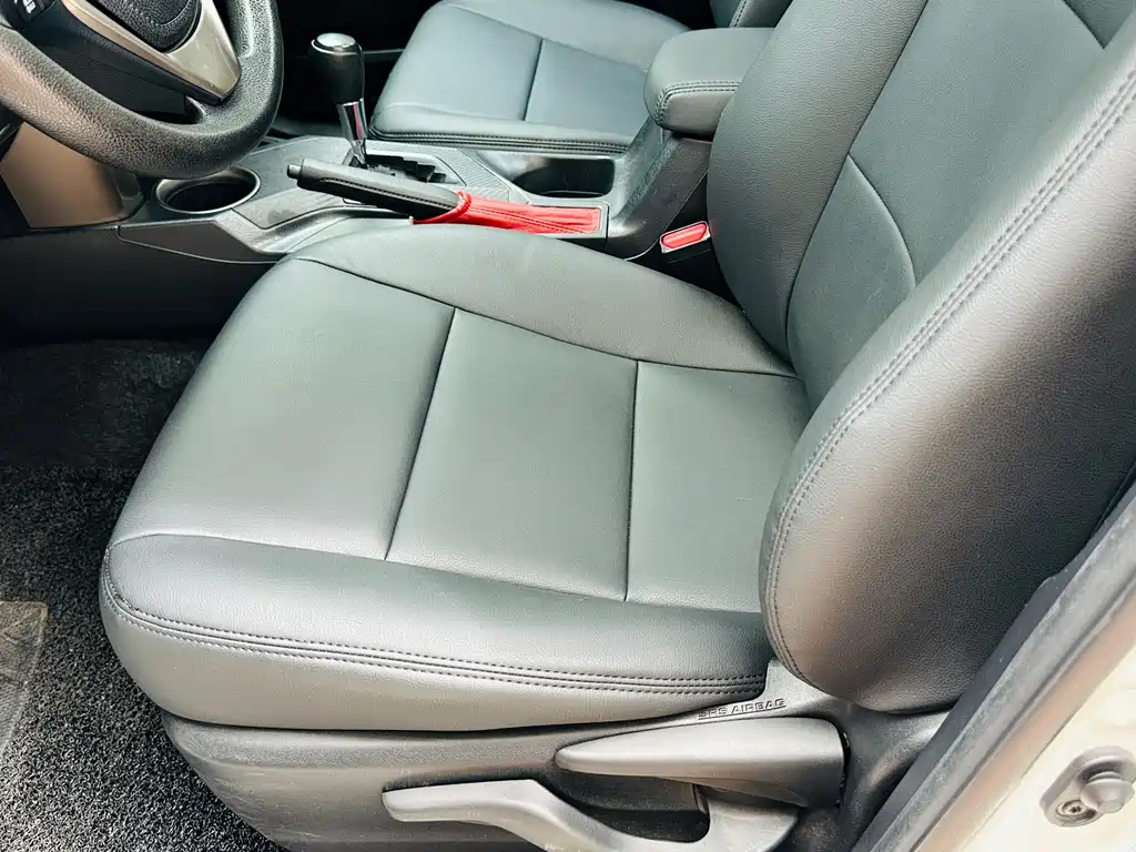 Toyota RAV4 — миниатюра 14