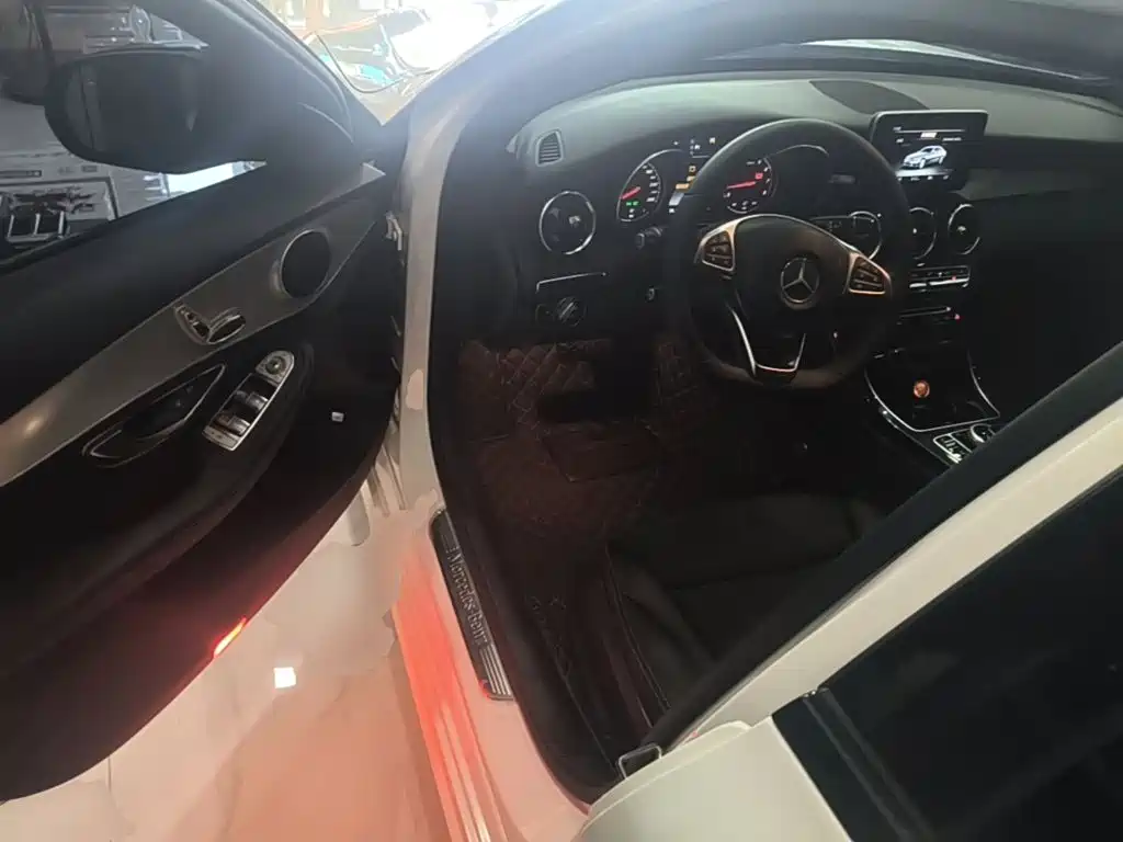 Mercedes-Benz C-Class — миниатюра 16