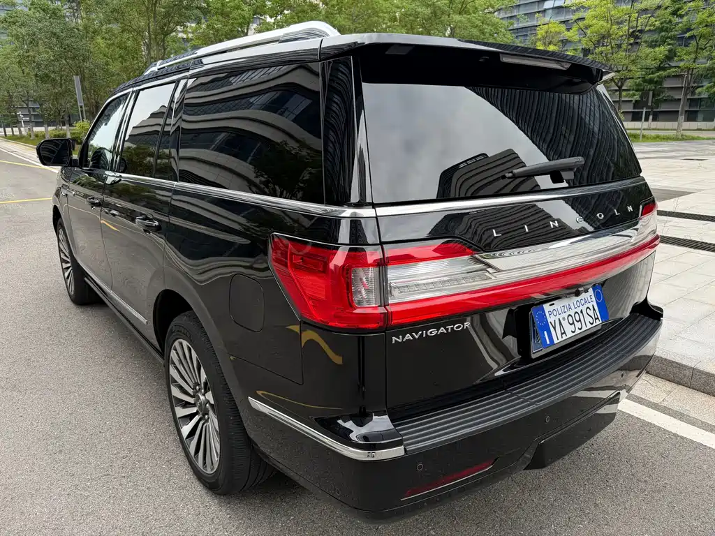 Lincoln Navigator — миниатюра 7