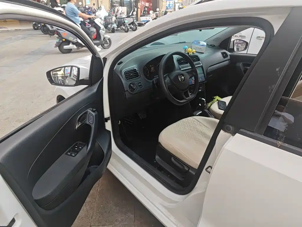 Volkswagen Polo — миниатюра 12
