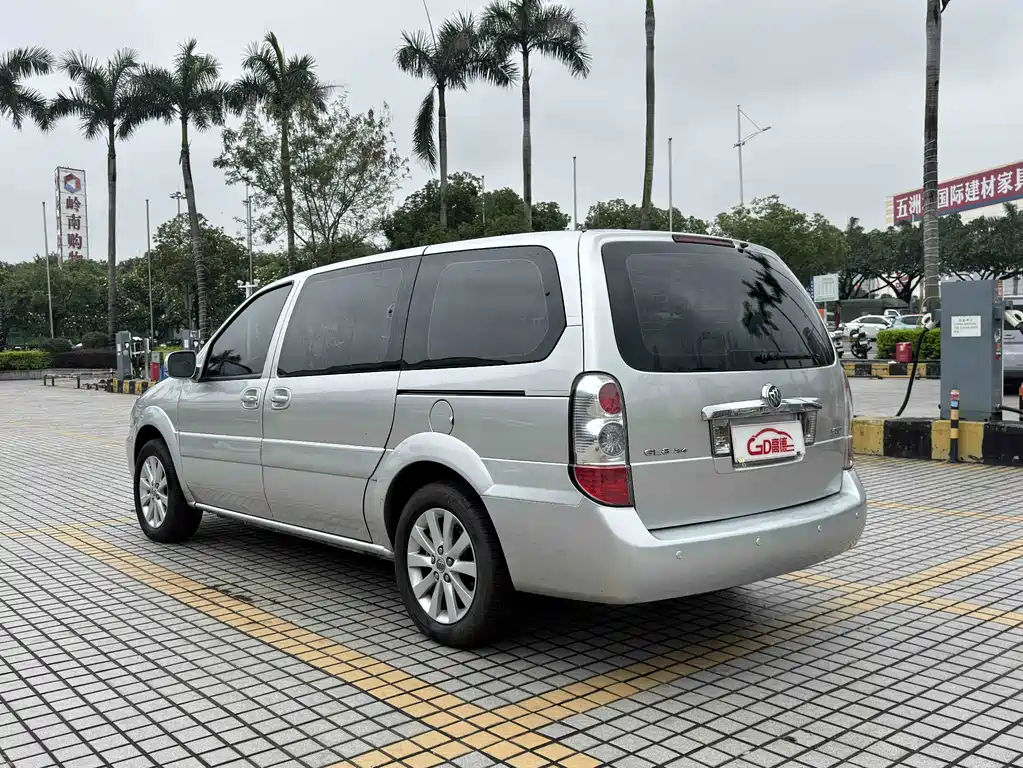 Buick GL8 — миниатюра 6