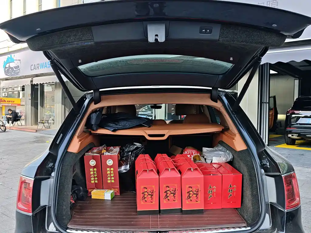 Bentley Bentayga — миниатюра 26