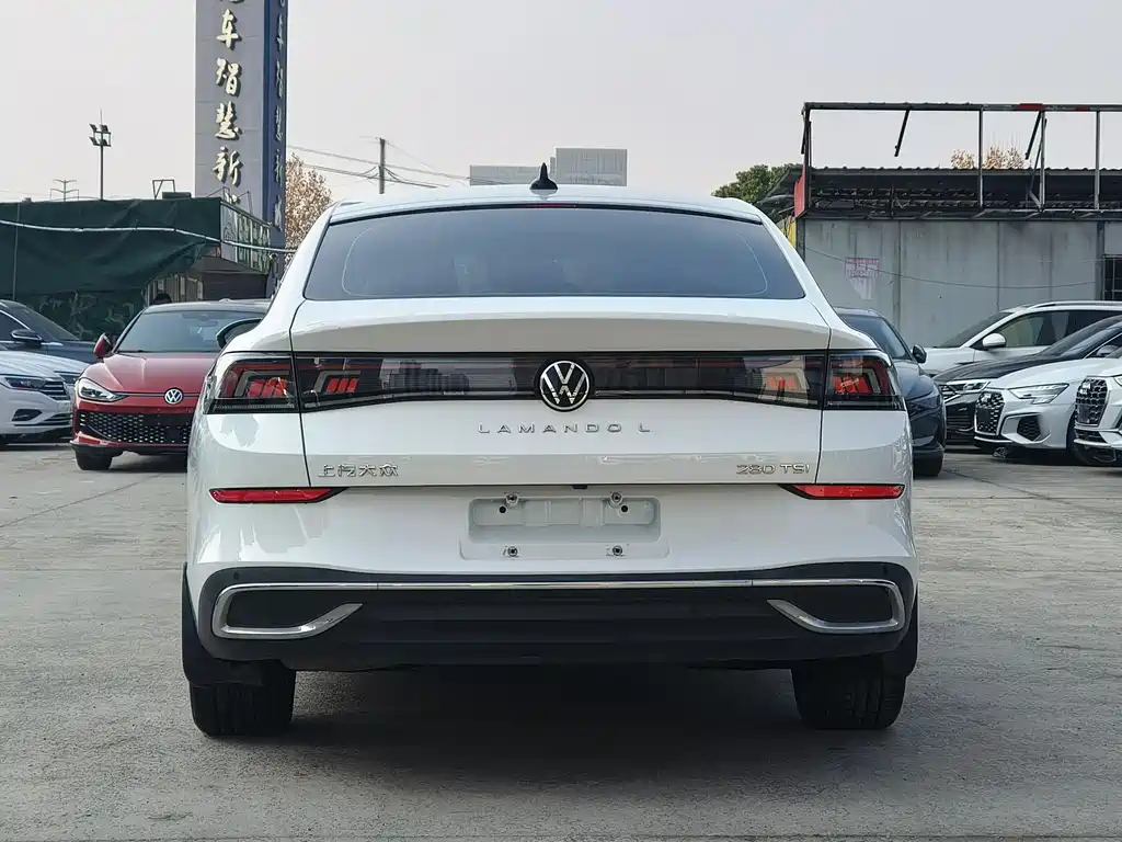 VOLKSWAGEN LINGDU