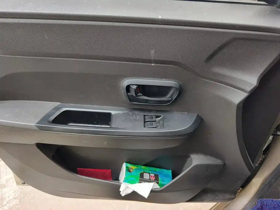 Wuling Hongguang V — миниатюра 7