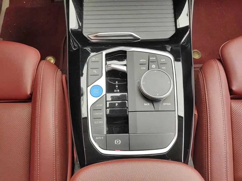 BMW iX3 — миниатюра 14