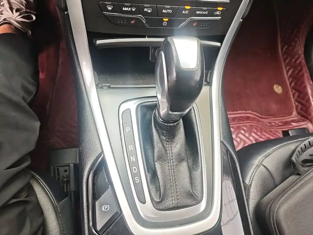 Ford Edge — миниатюра 14