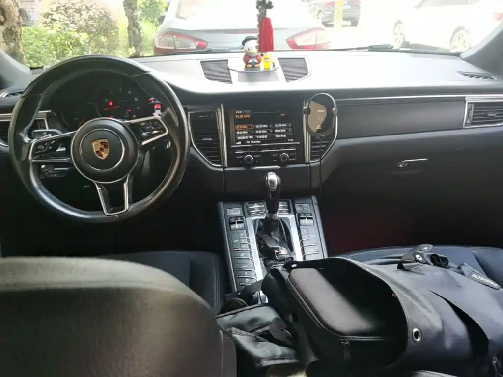 Porsche Macan — миниатюра 14