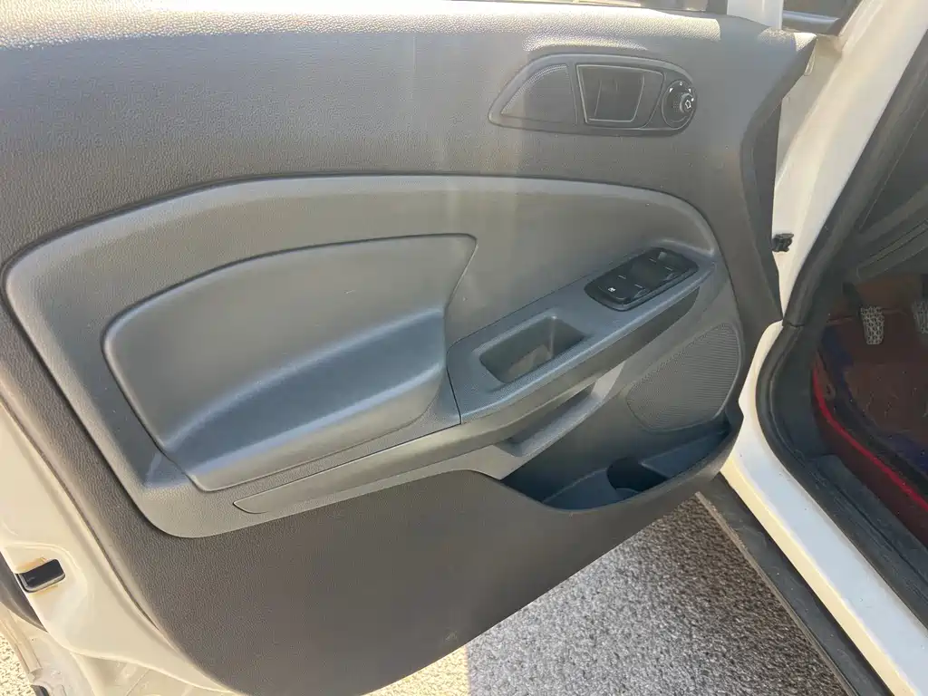 Ford Ecosport — миниатюра 13