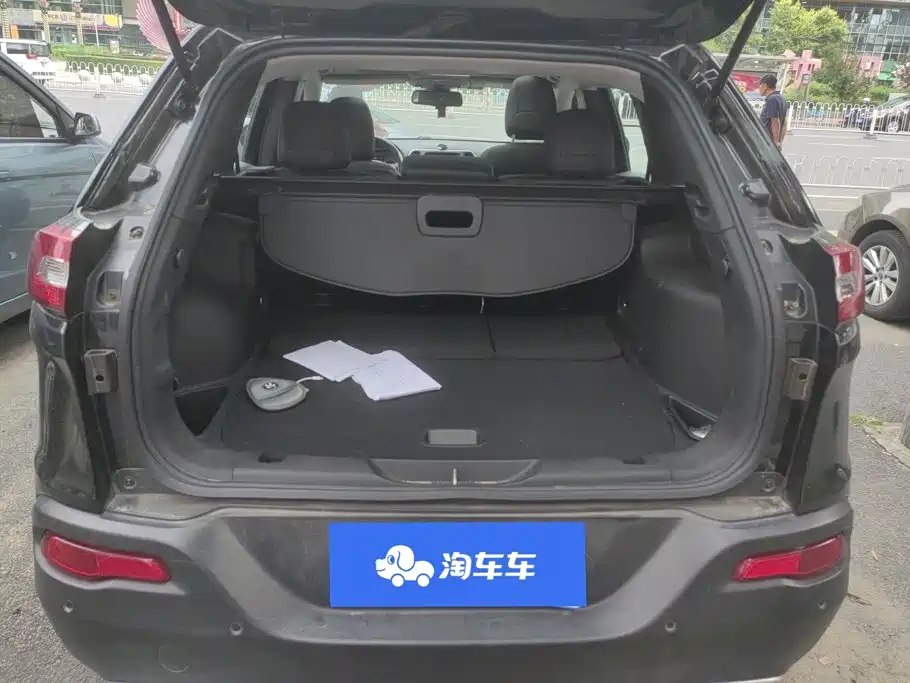 Jeep Cherokee — миниатюра 4
