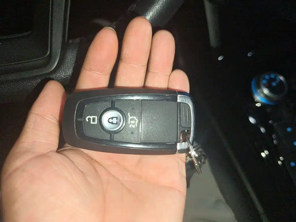 Ford Explorer — миниатюра 12