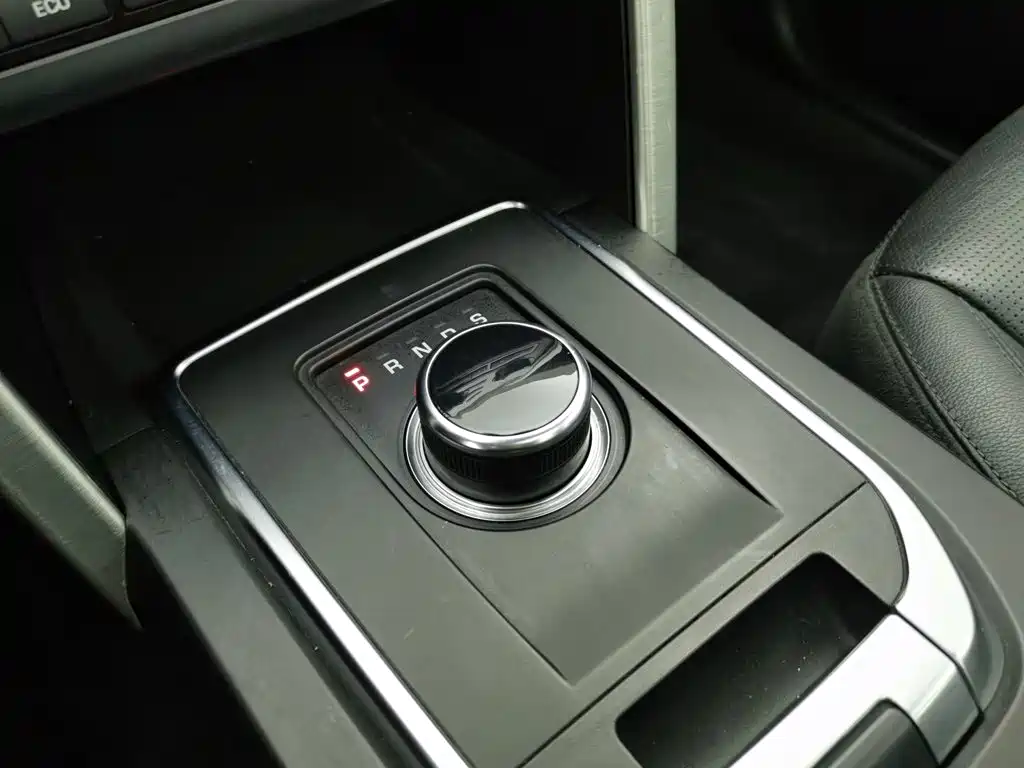 Land Rover Discovery Sport — миниатюра 13