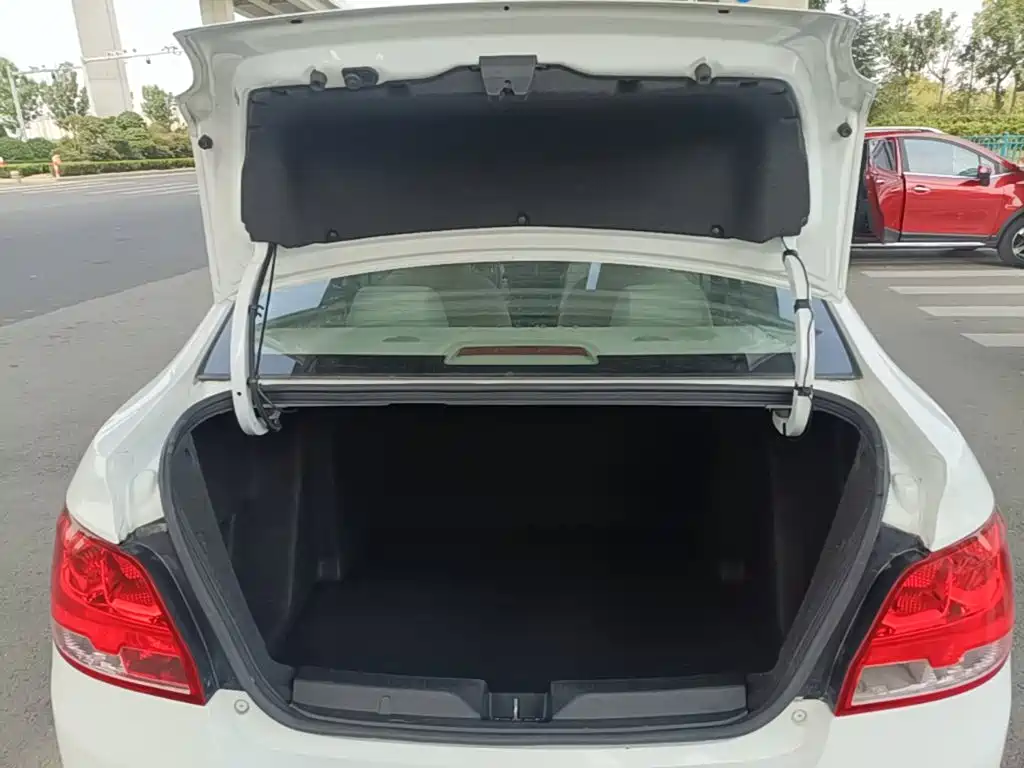 Chevrolet Sail — миниатюра 19