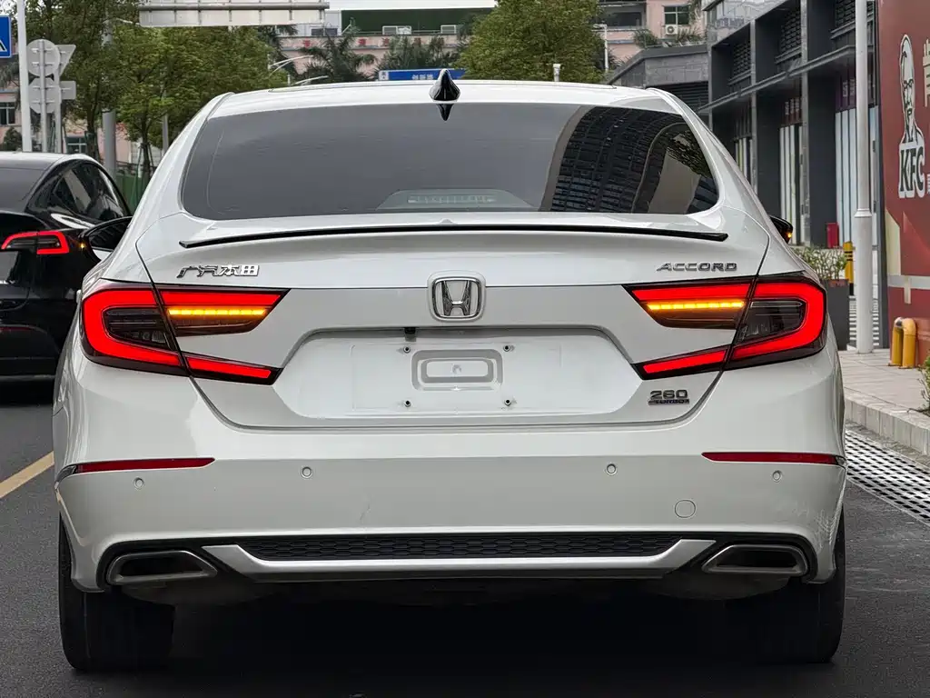 Honda Accord — миниатюра 12