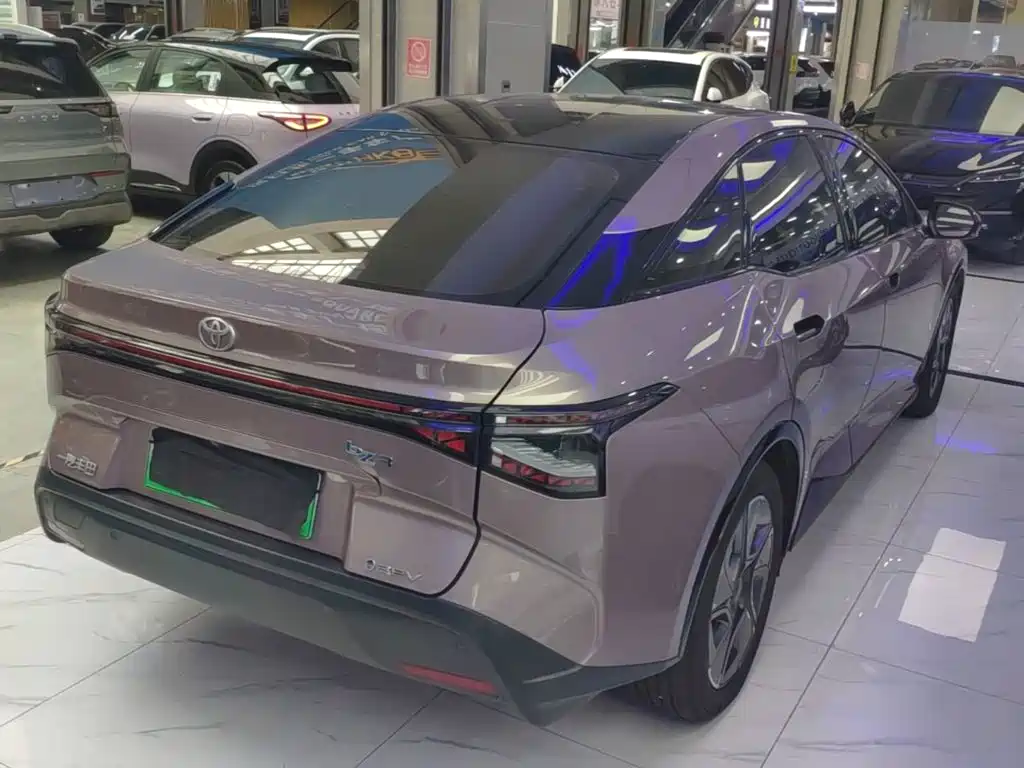 Toyota bZ3 — миниатюра 7