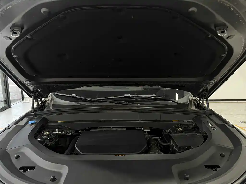 Li Auto L8 2025 Ultra