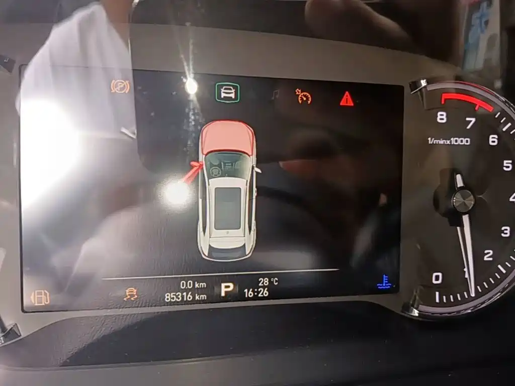Roewe RX5 — миниатюра 12