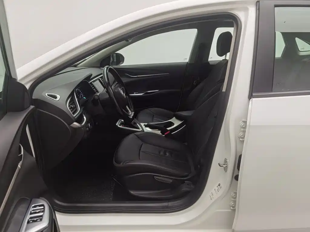Buick Excelle — миниатюра 10