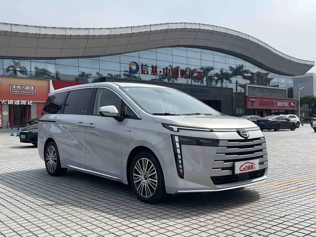 GAC Motor Trumpchi E8 PHEV — миниатюра 3