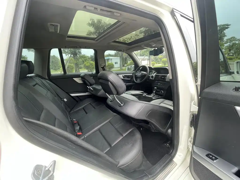 Mercedes-Benz GLK-Class (Import) — миниатюра 17