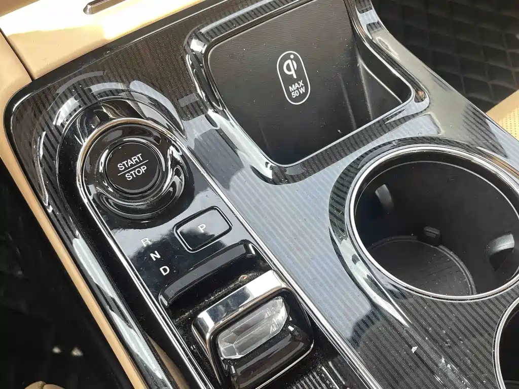 GAC Motor Trumpchi E8 PHEV — миниатюра 21