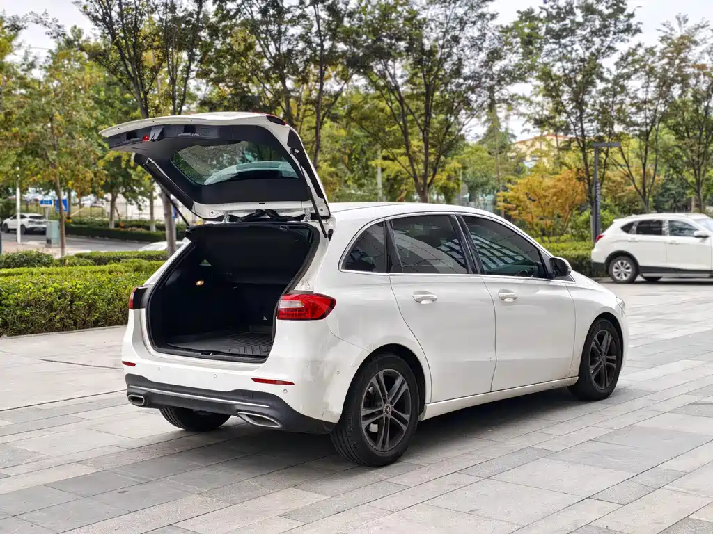Mercedes-Benz B-Class — миниатюра 24