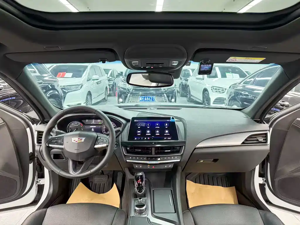 Cadillac CT5 — миниатюра 9