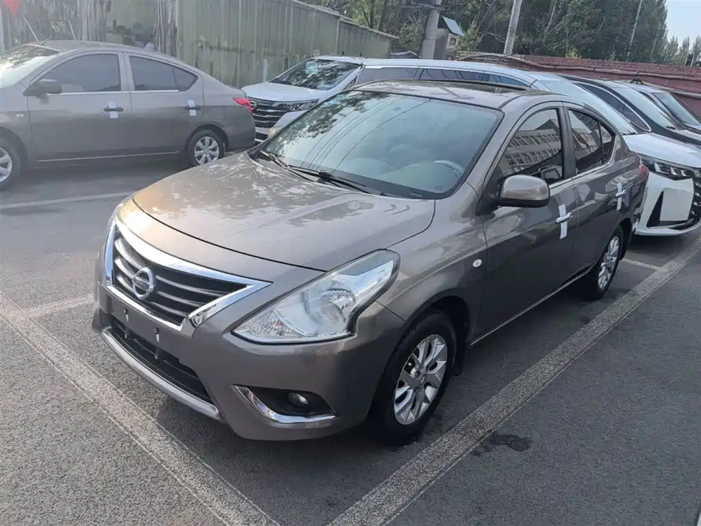 Nissan Sunny 2015