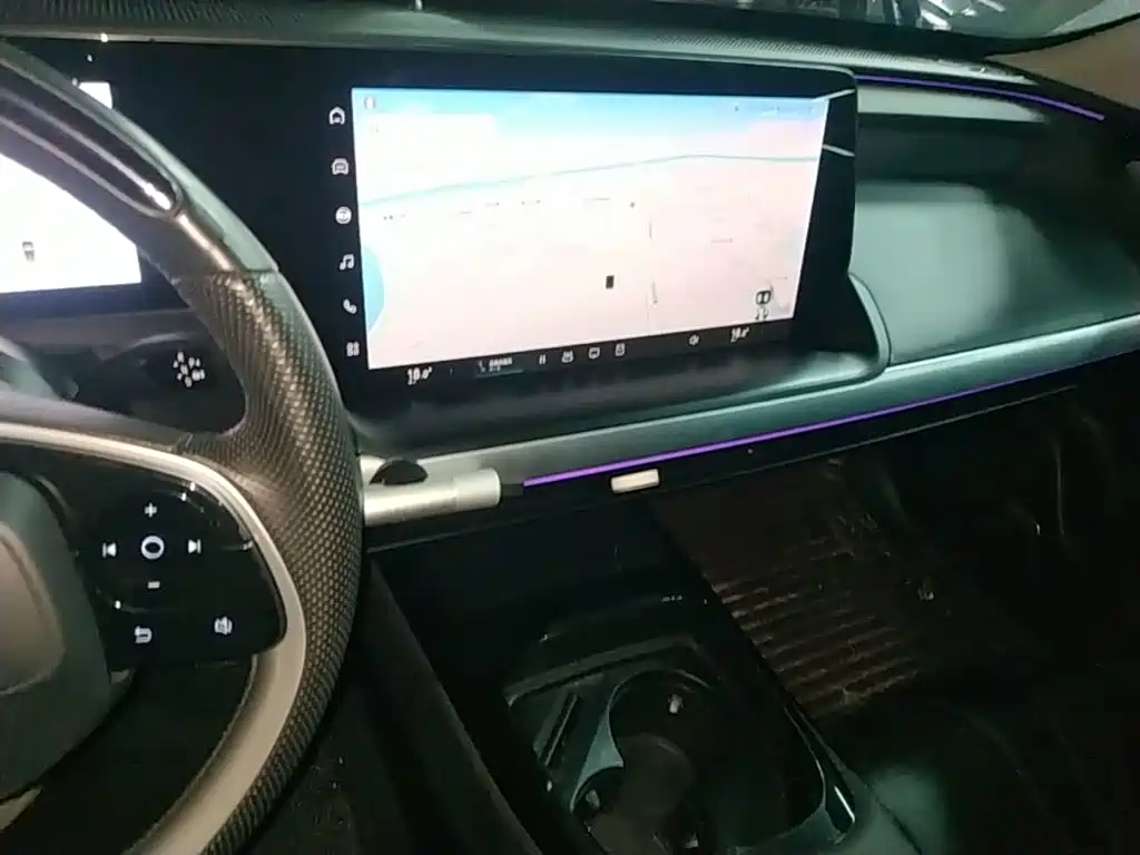 XPeng P7 — миниатюра 13