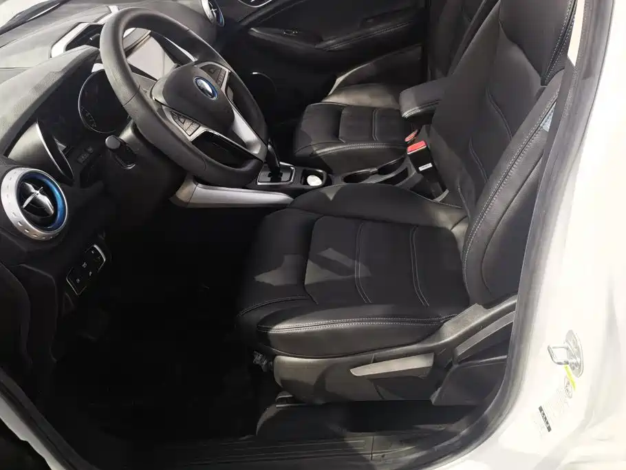 BYD Yuan EV — миниатюра 9