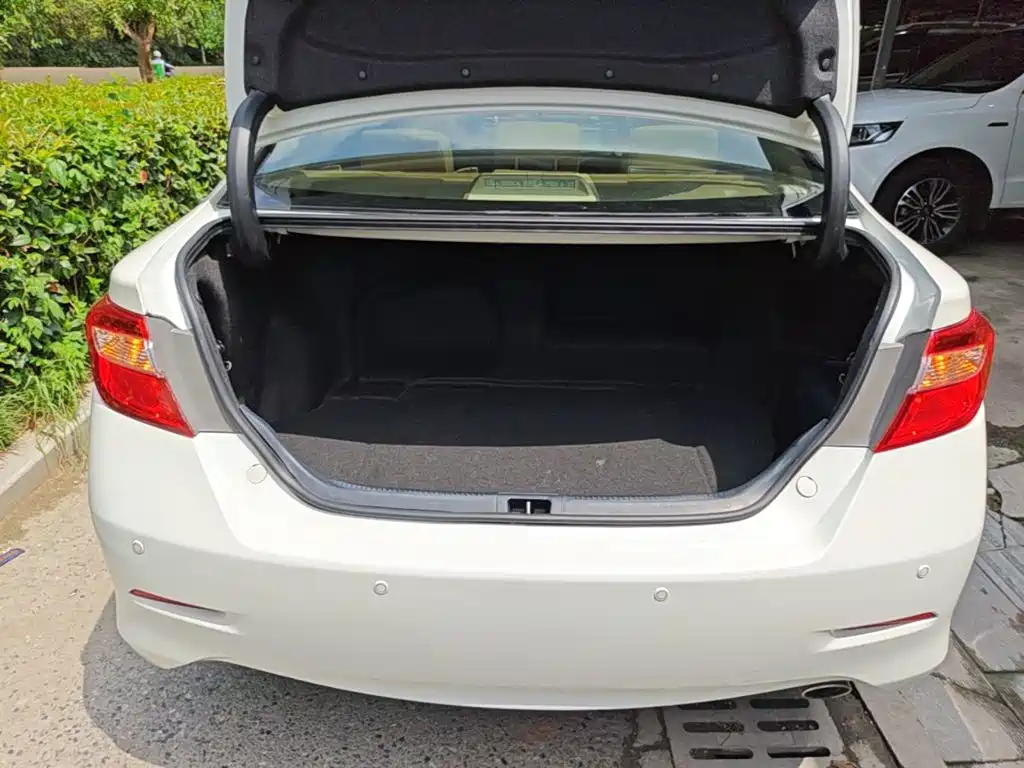 Toyota Camry — миниатюра 19