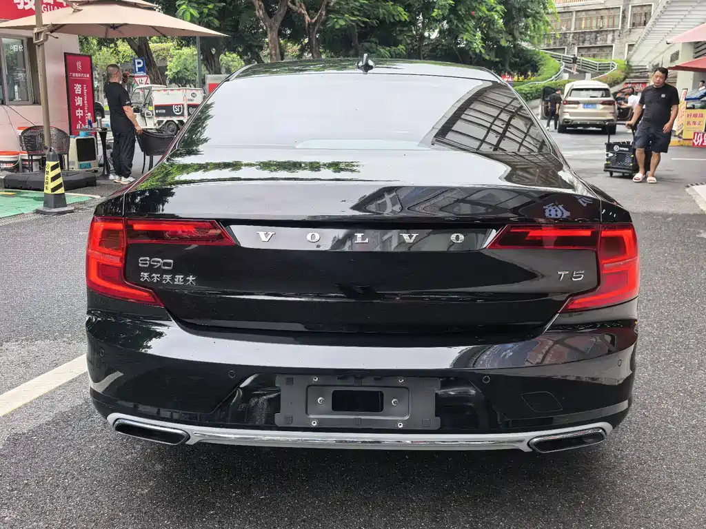 Volvo S90 — миниатюра 8