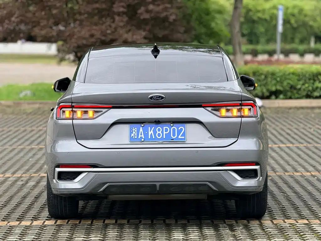 Ford Mondeo — миниатюра 5