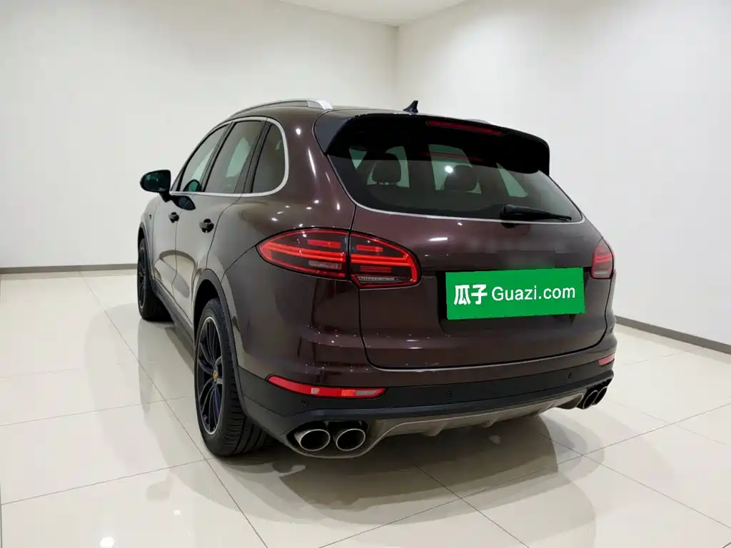 Porsche Cayenne — миниатюра 4