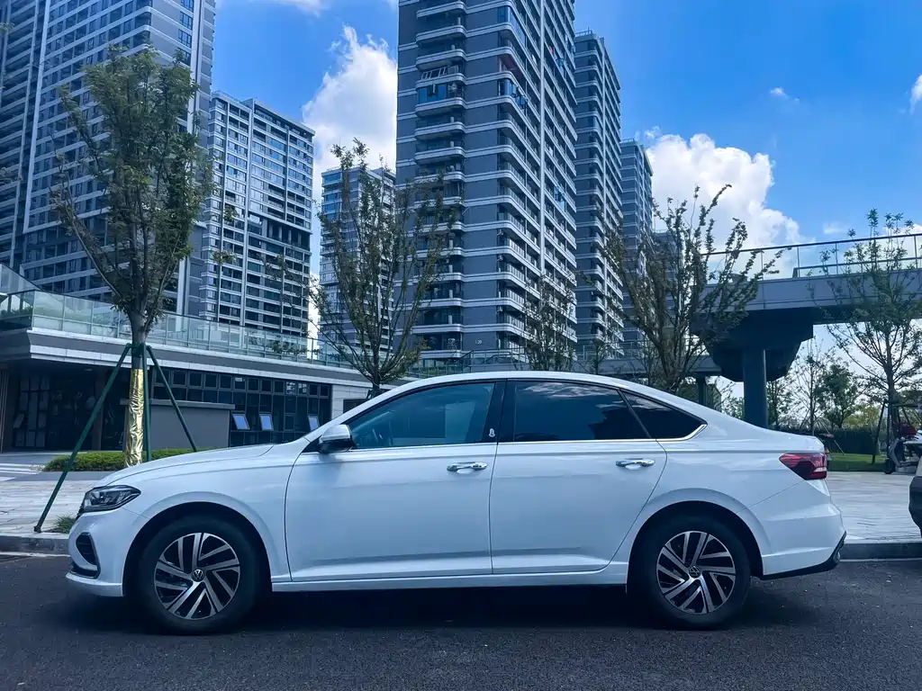 Volkswagen Lavida — миниатюра 3