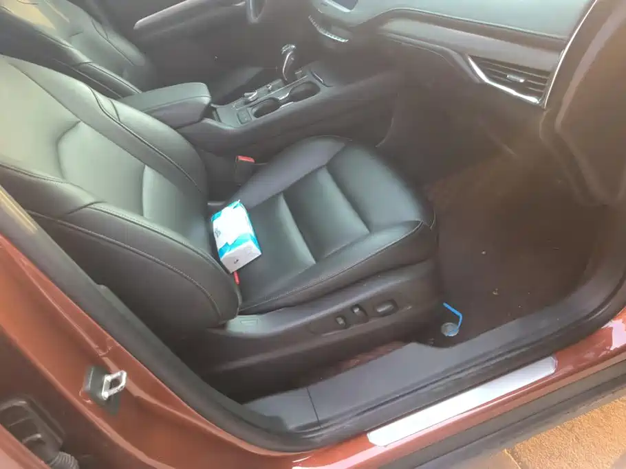 Cadillac XT4 — миниатюра 8