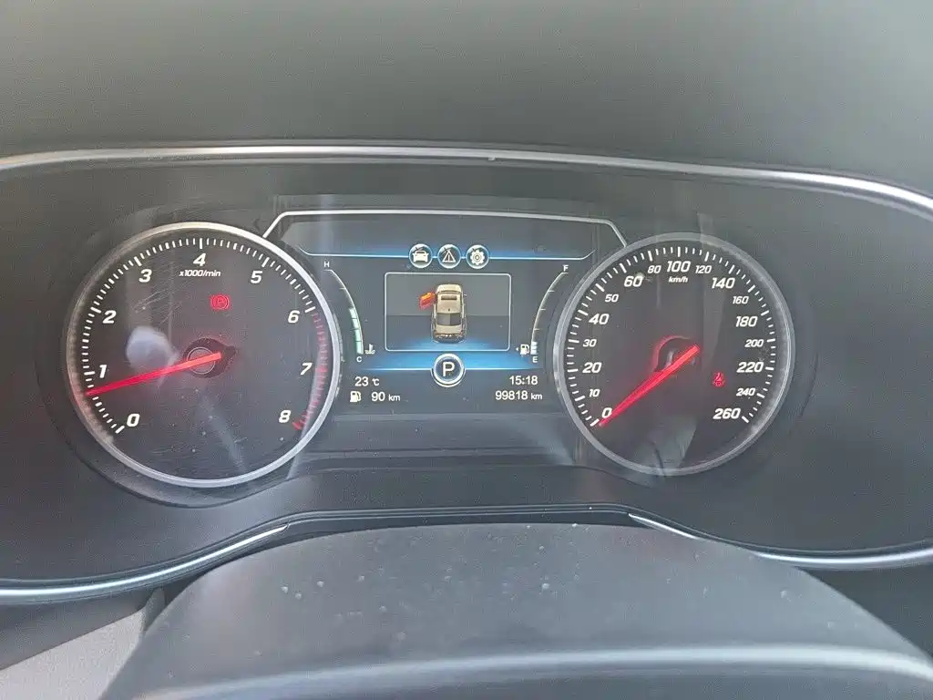 Hongqi Hongqi H5 — миниатюра 7