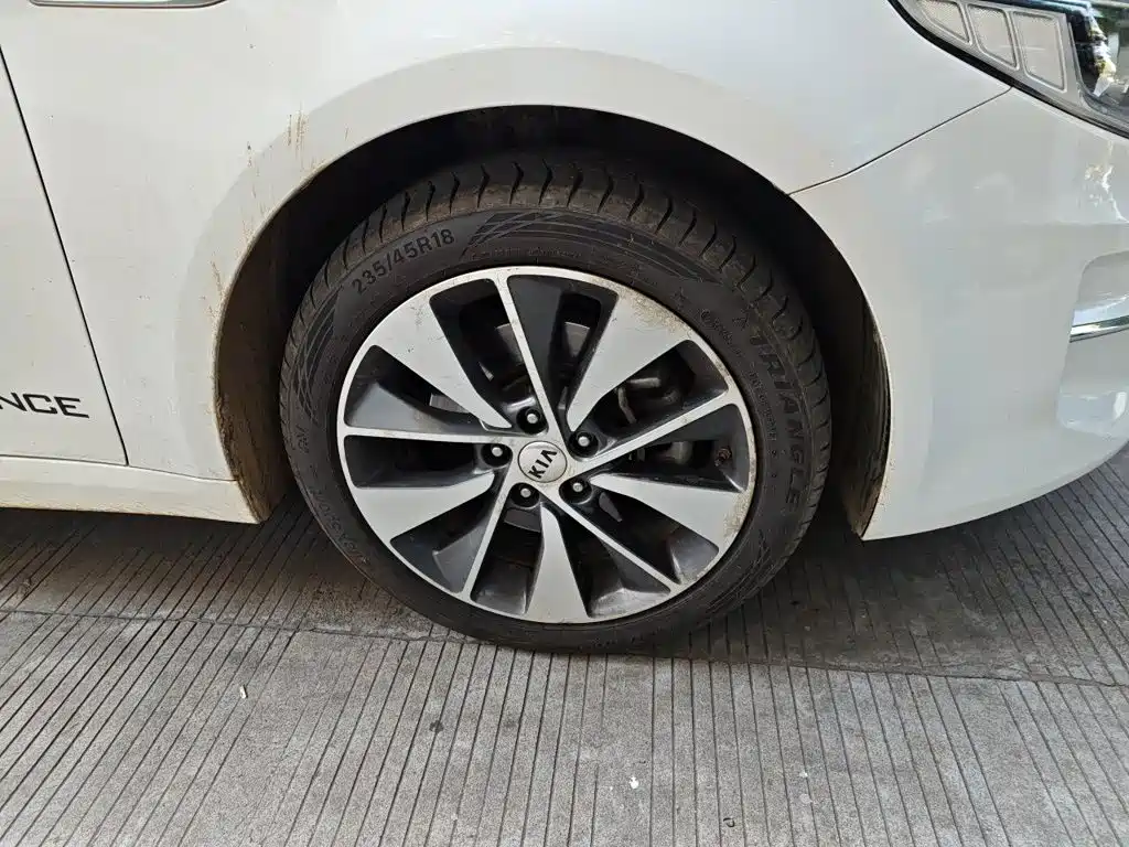 Kia K5 — миниатюра 8