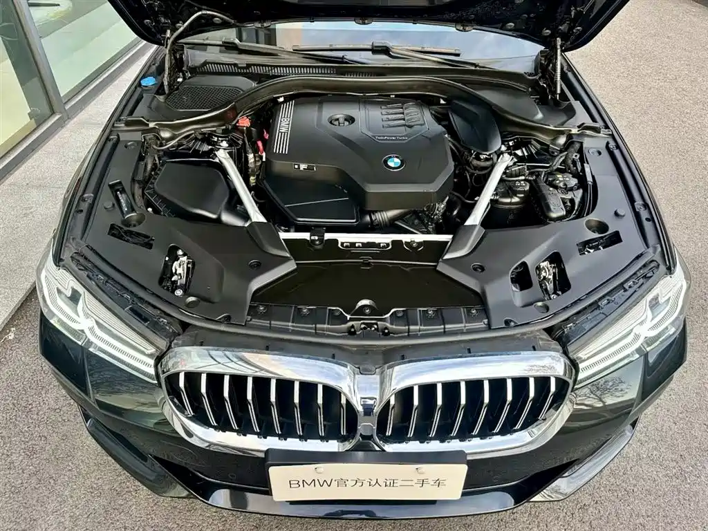BMW 5 SERIES