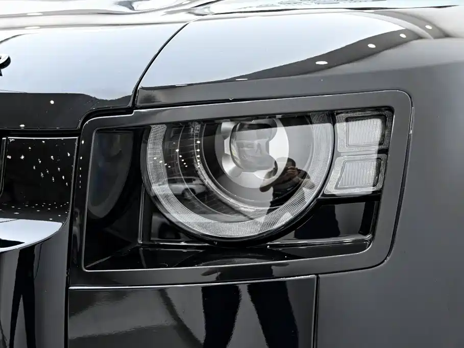 Land Rover Defender — миниатюра 10