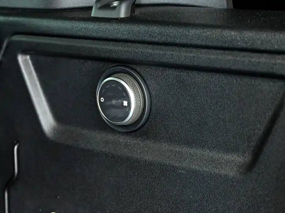 Land Rover Defender — миниатюра 34