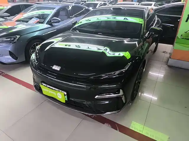2025 Geely Galaxy Xingyao 8