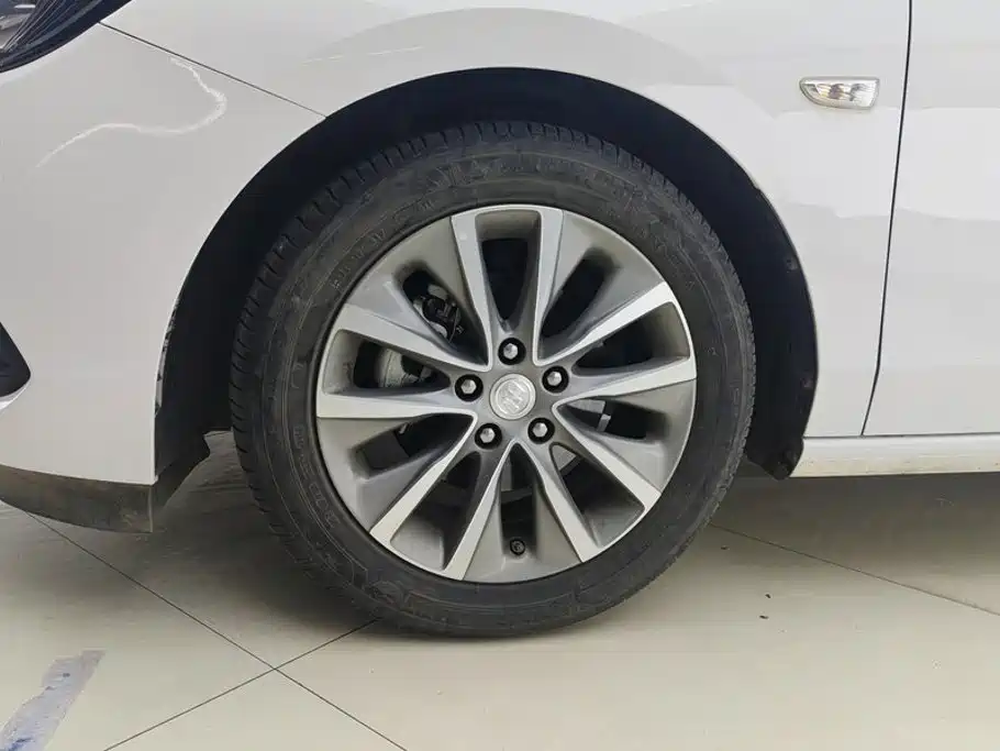 Buick GL6 — миниатюра 6