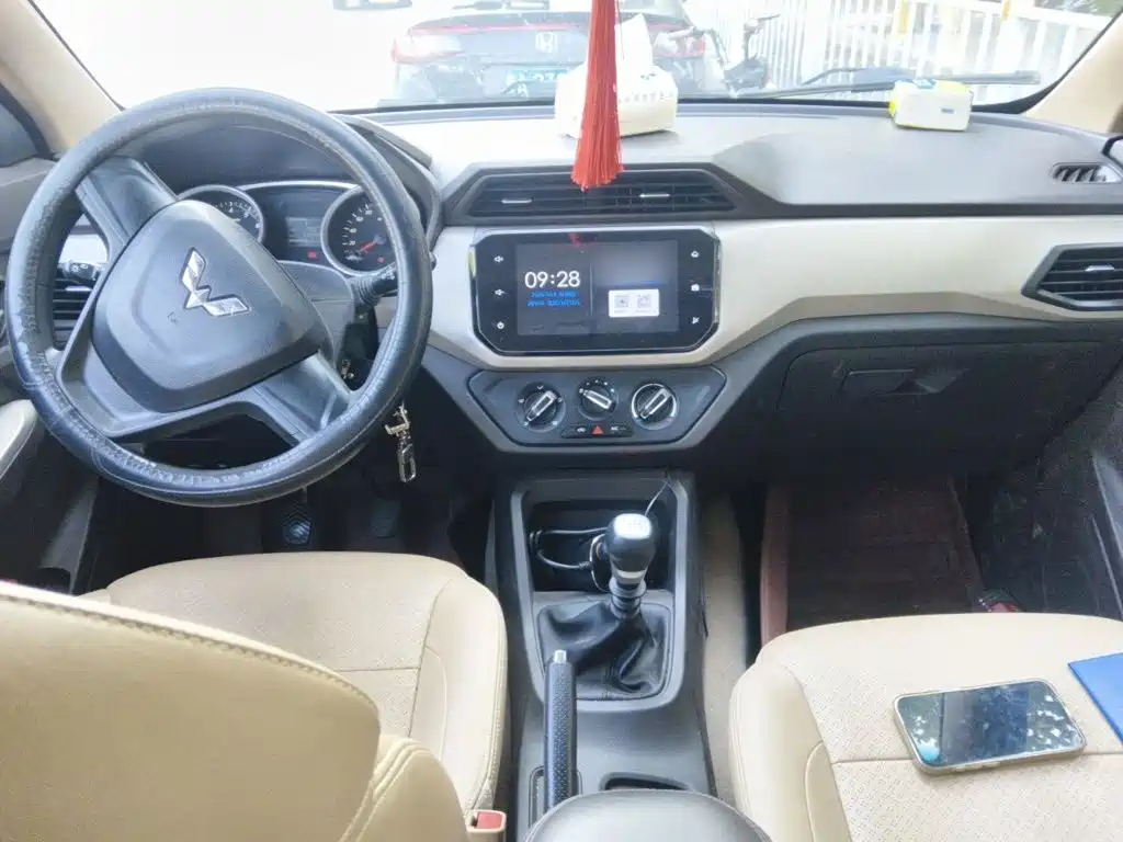 Wuling Hongguang — миниатюра 10