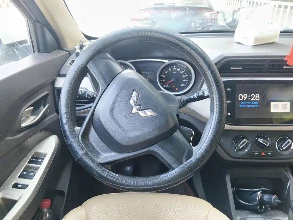 Wuling Hongguang — миниатюра 11