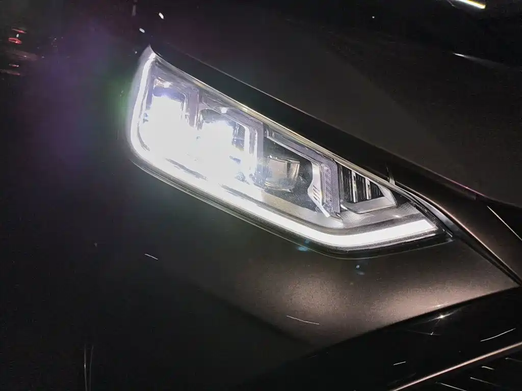 BYD PLUS New Energy — миниатюра 7