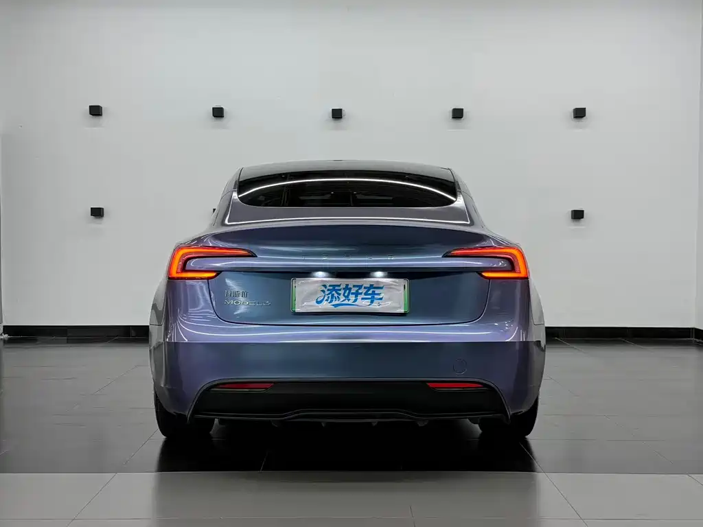 Tesla Model 3 — миниатюра 12