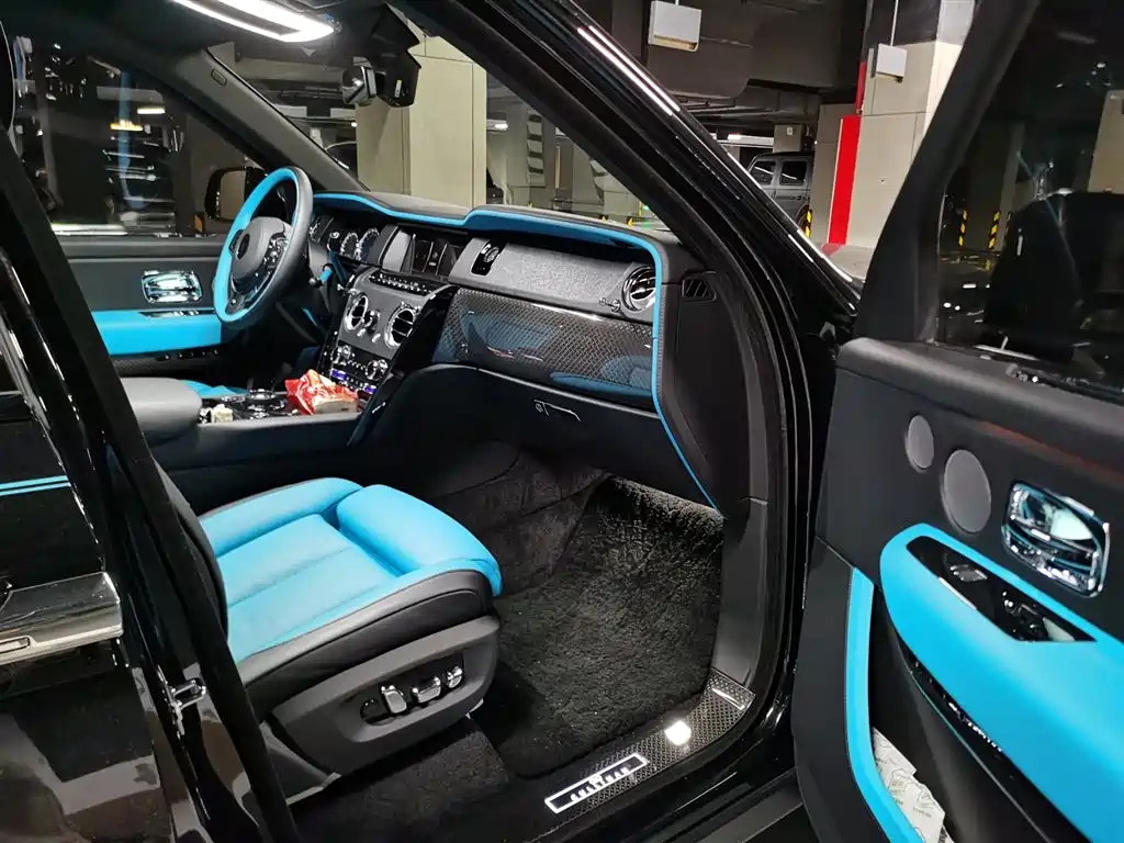 Rolls-Royce Cullinan 2024 Black Badge