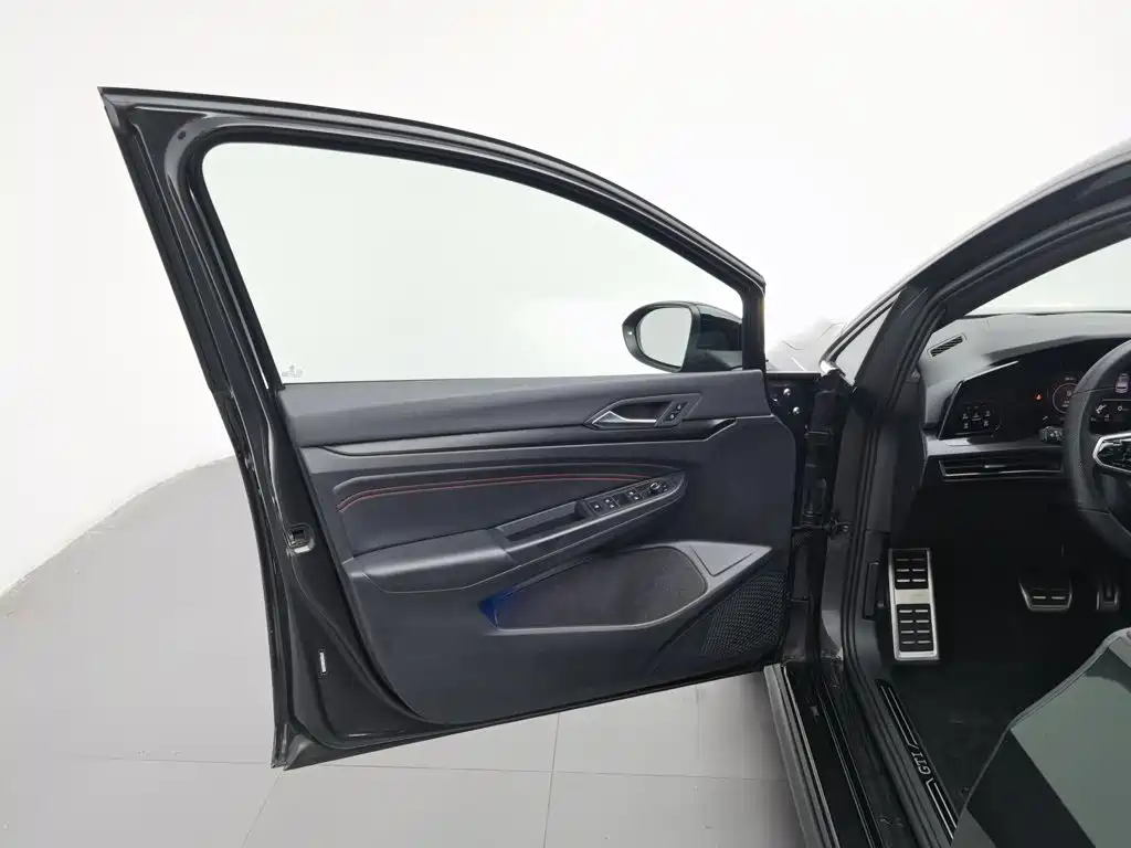 Volkswagen Golf GTI — миниатюра 8