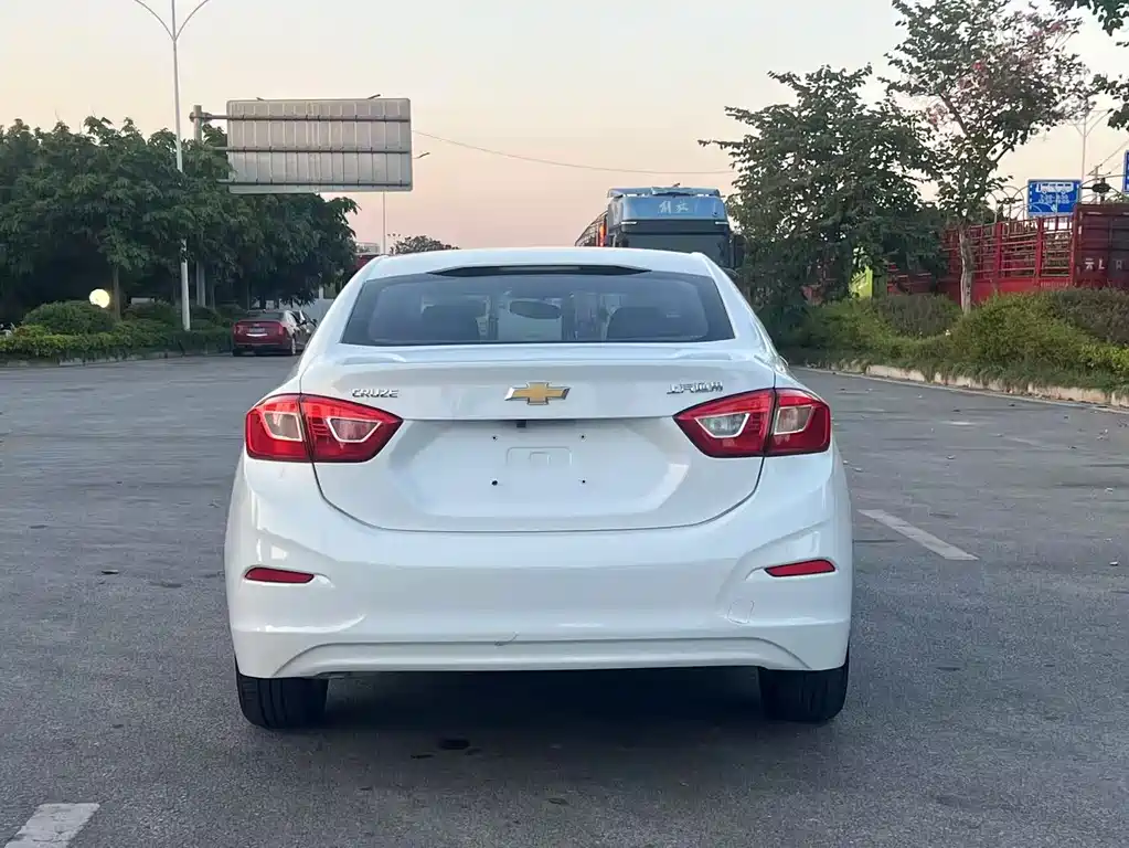 Chevrolet Cruze — миниатюра 5