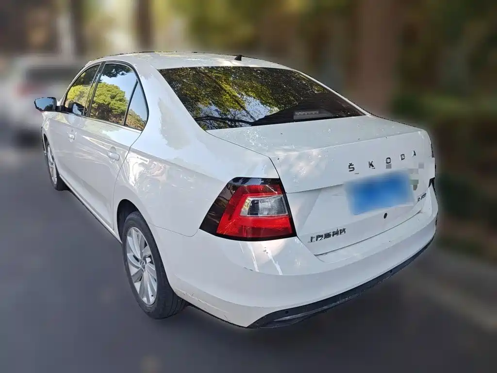 Skoda Rapid — миниатюра 4
